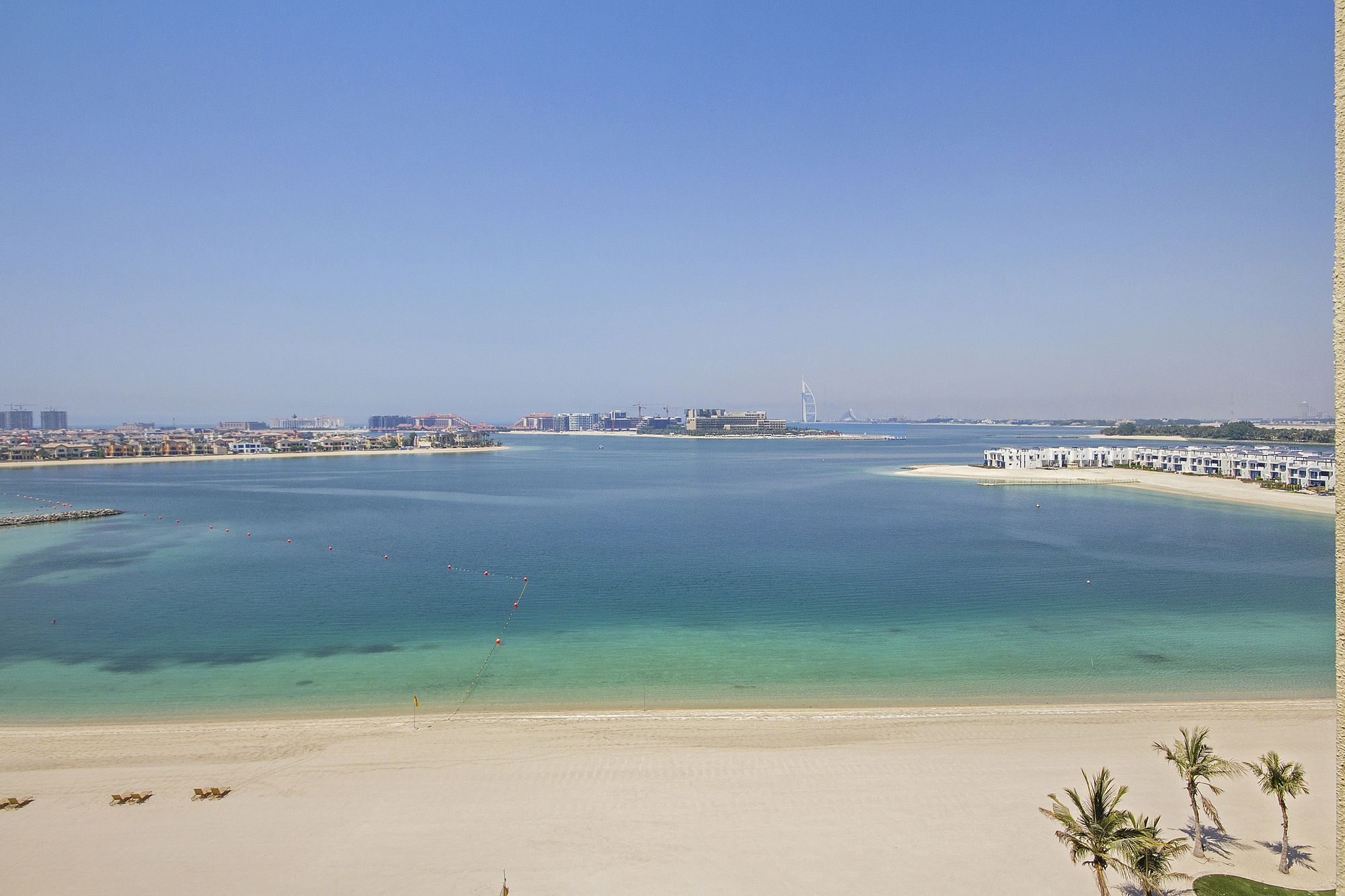 Фото Bespoke Residences - Shoreline Al Nabat