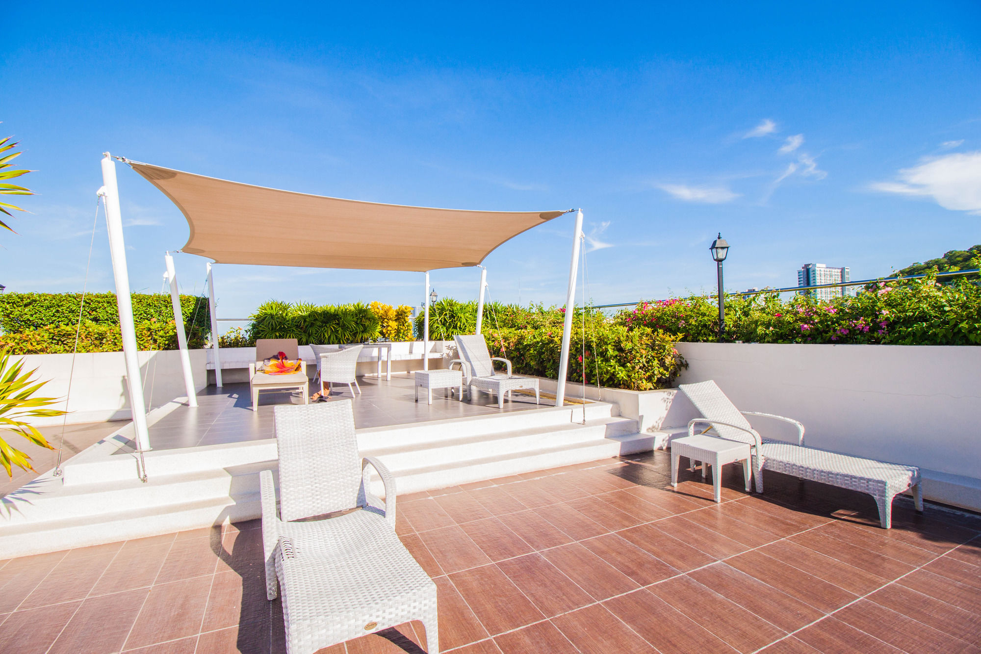 Фото Hyde Park Residence by Pattaya Sunny Rentals