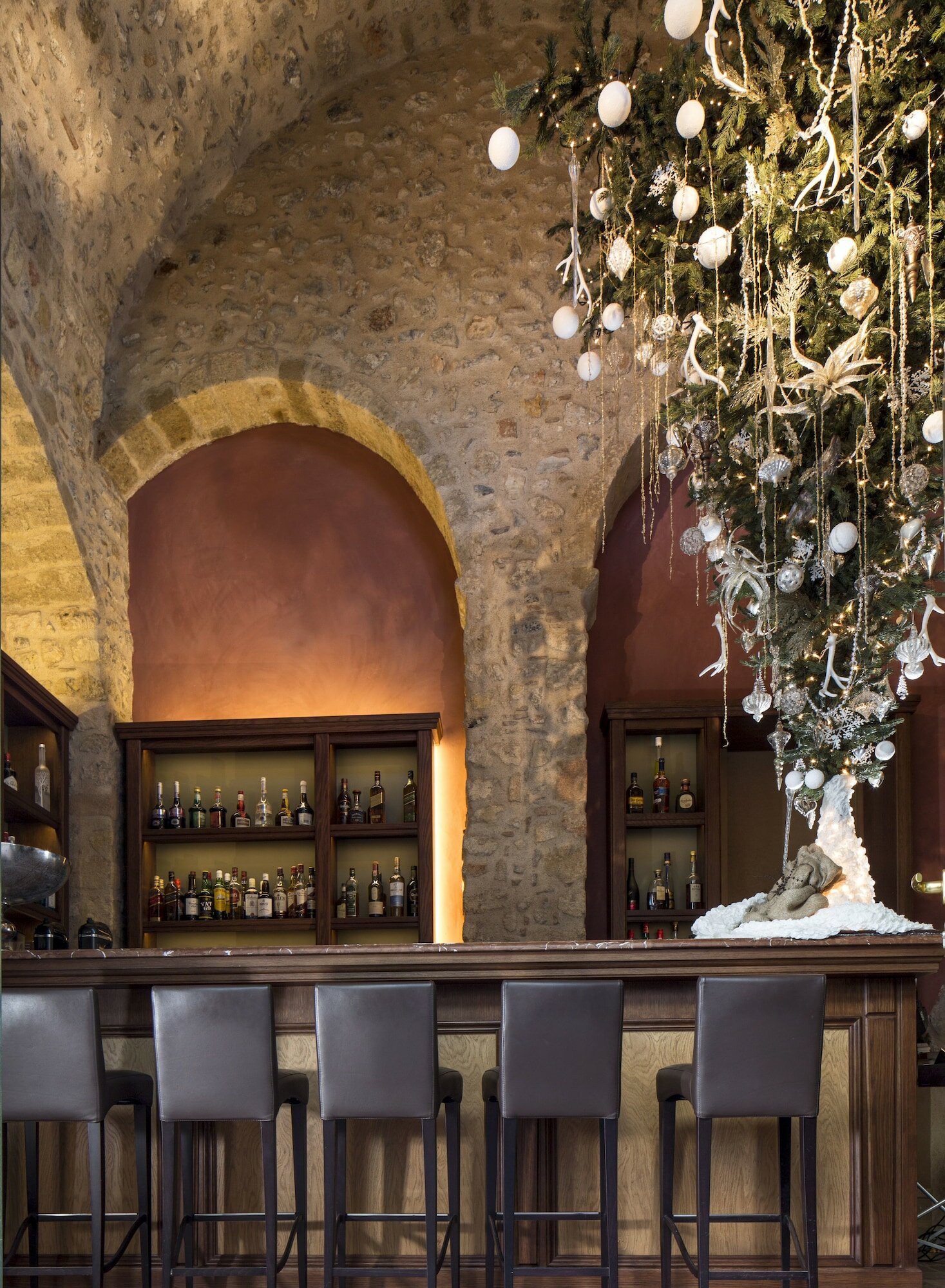 Фото Moni Emvasis Luxury Suites