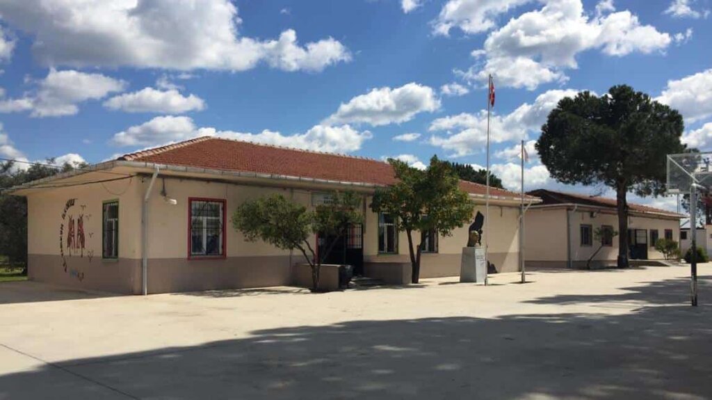 Primary school Kabakum Ilkogretim Okulu, Dikili, photo