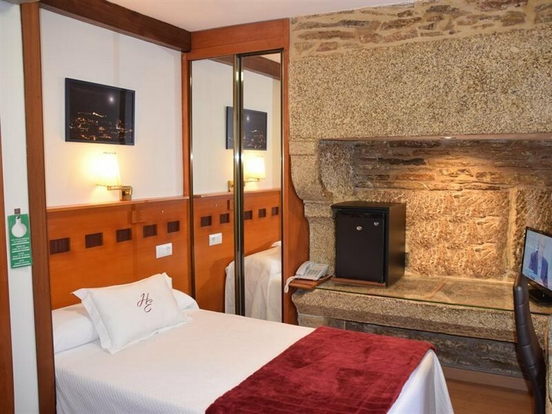 Фото Hotel Entrecercas