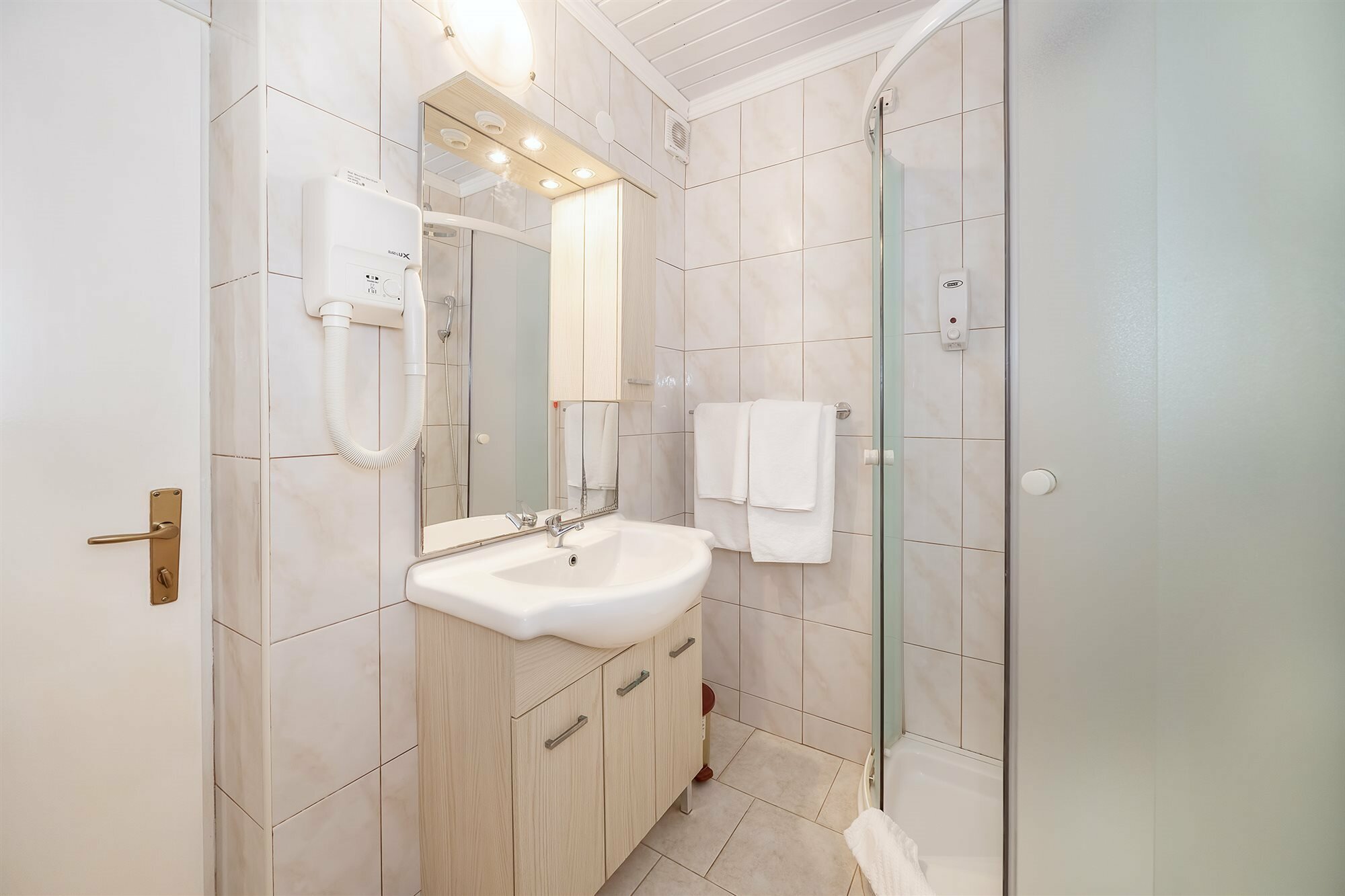 Фото Hotel Omorika