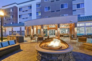 Гостиница Courtyard by Marriott Long Island Islip/Courthouse Complex