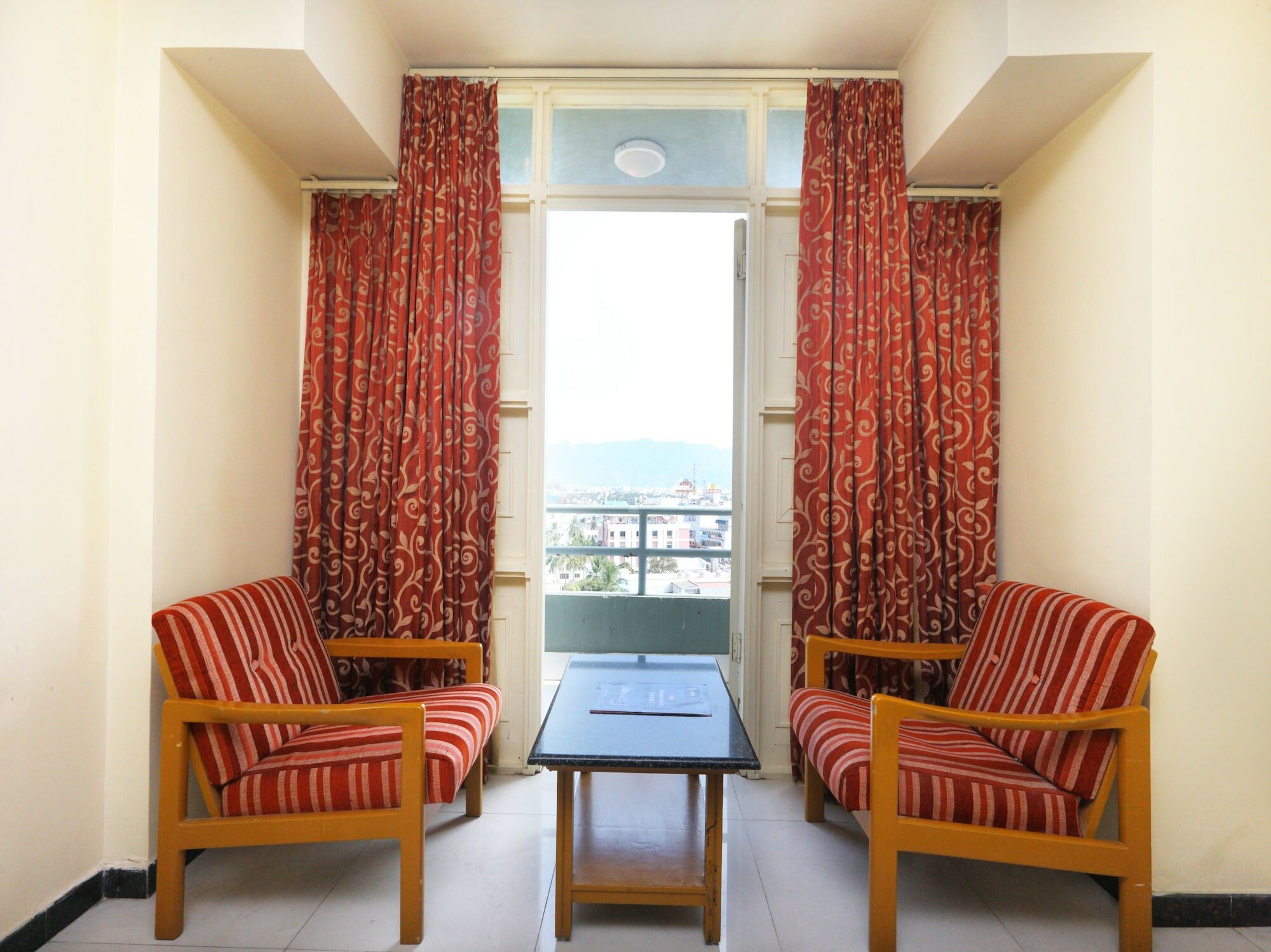 Фото Oyo 8169 Hotel Salem Castle