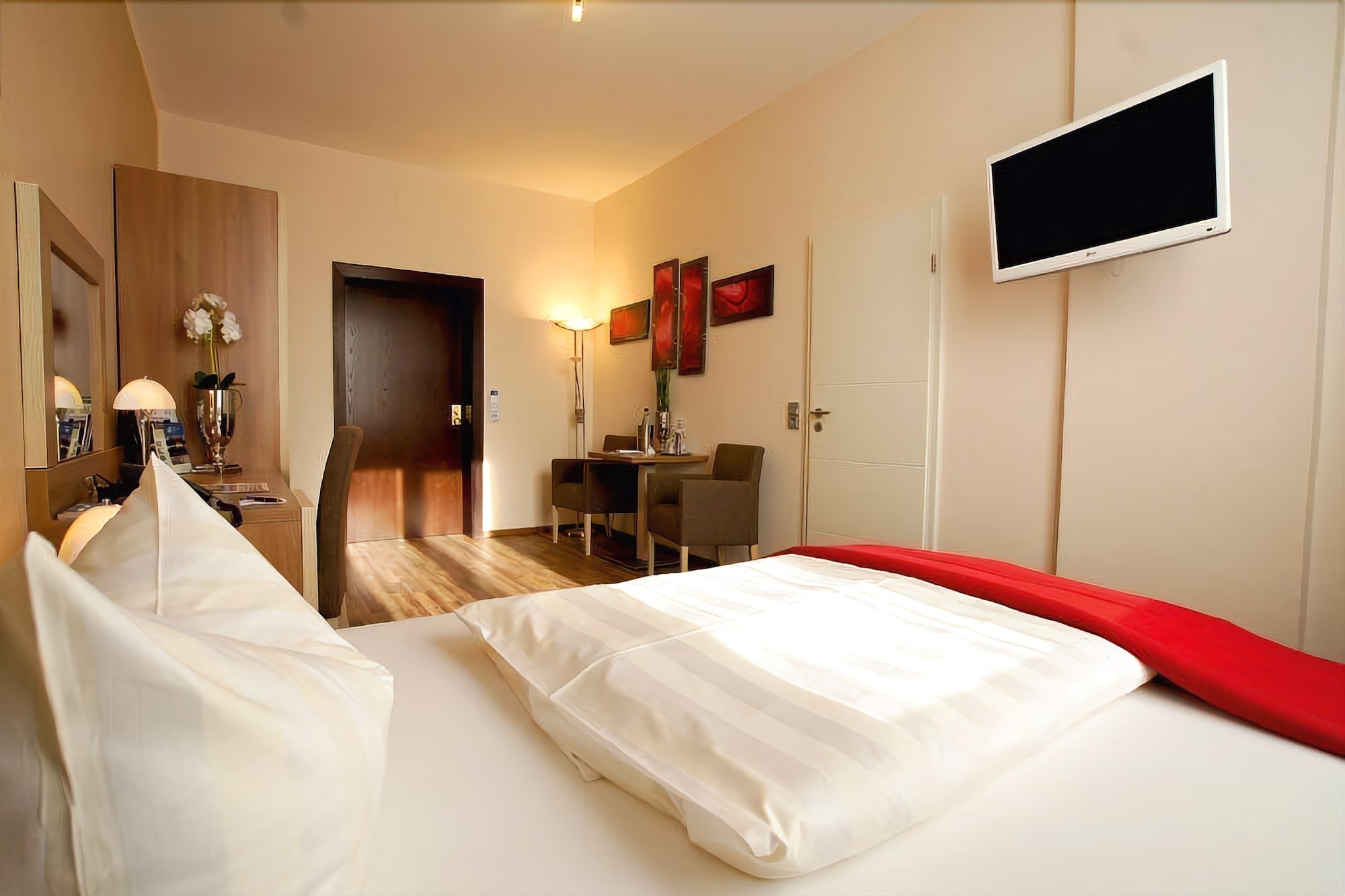 Фото Hotel Deutsches Haus