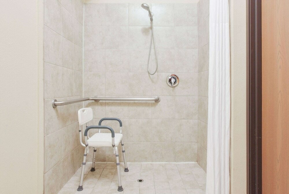 Фото Days Inn by Wyndham Mesquite Rodeo Tx