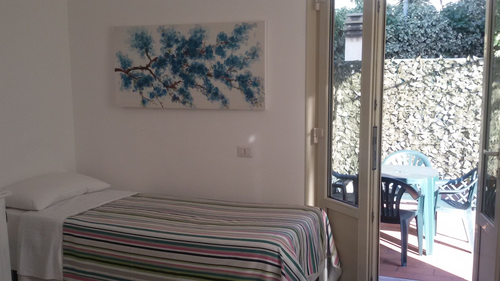 Фото Hotel La Scogliera