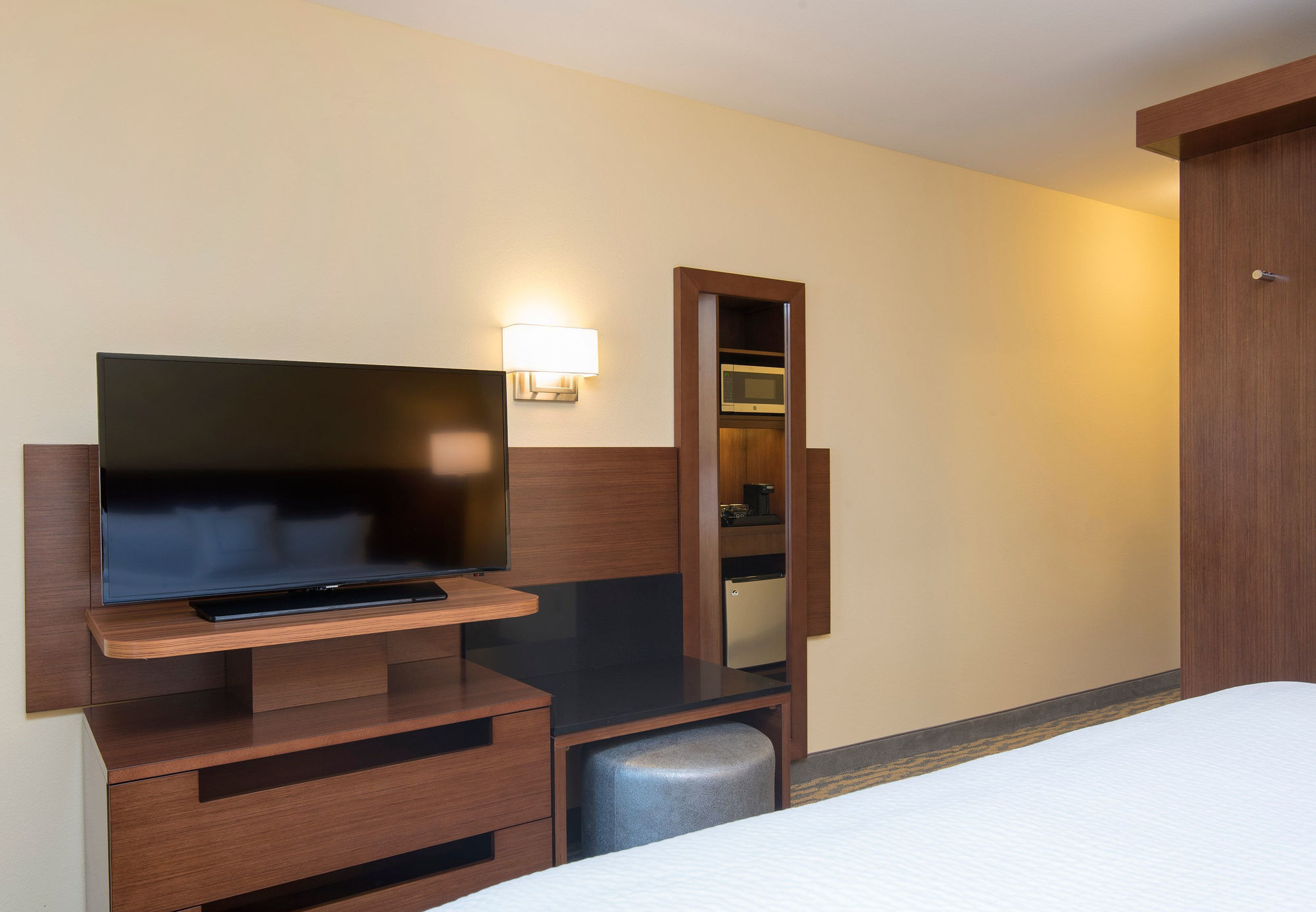 Фото Fairfield Inn & Suites Tampa Westshore Airport