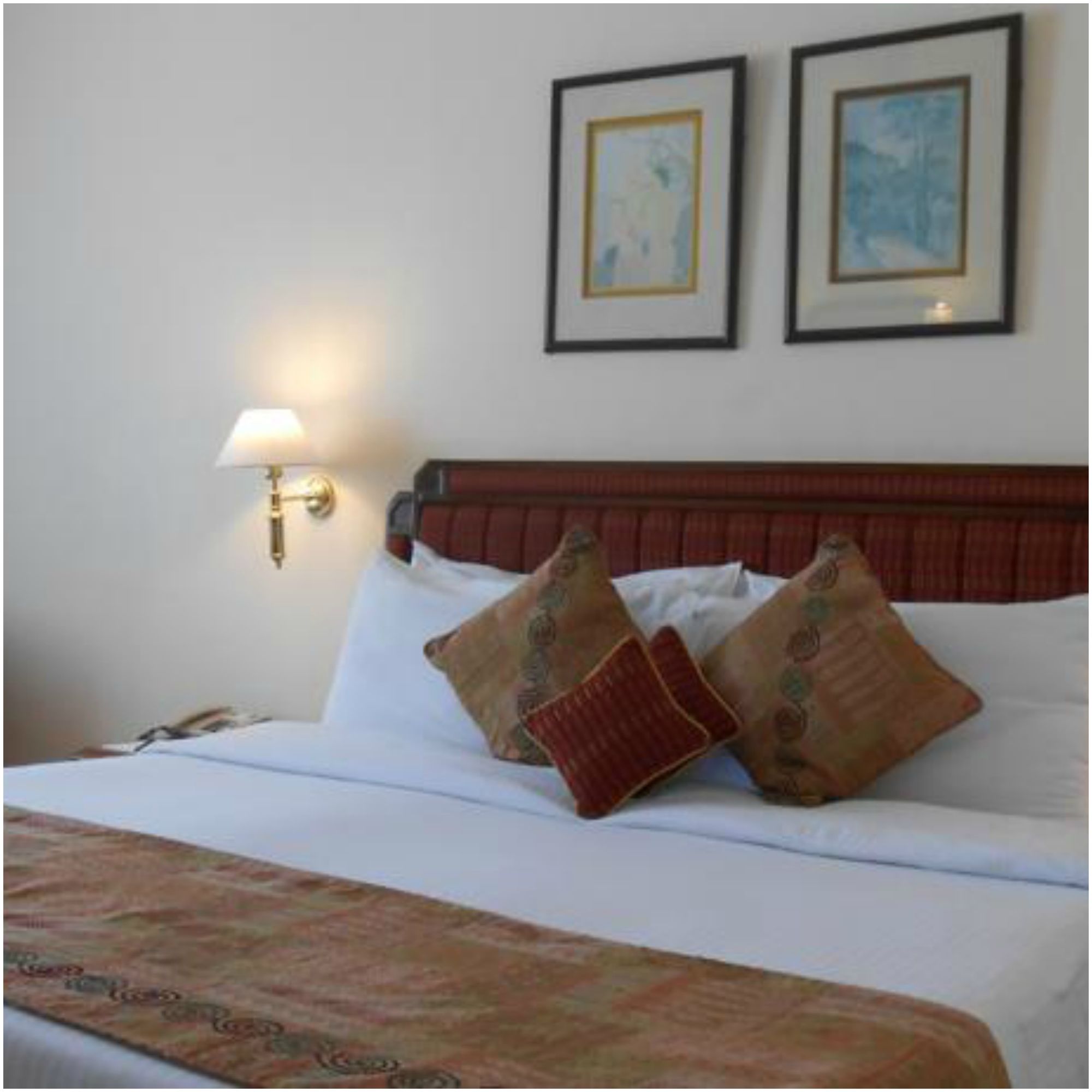 Фото Peerless Hotel Kolkata