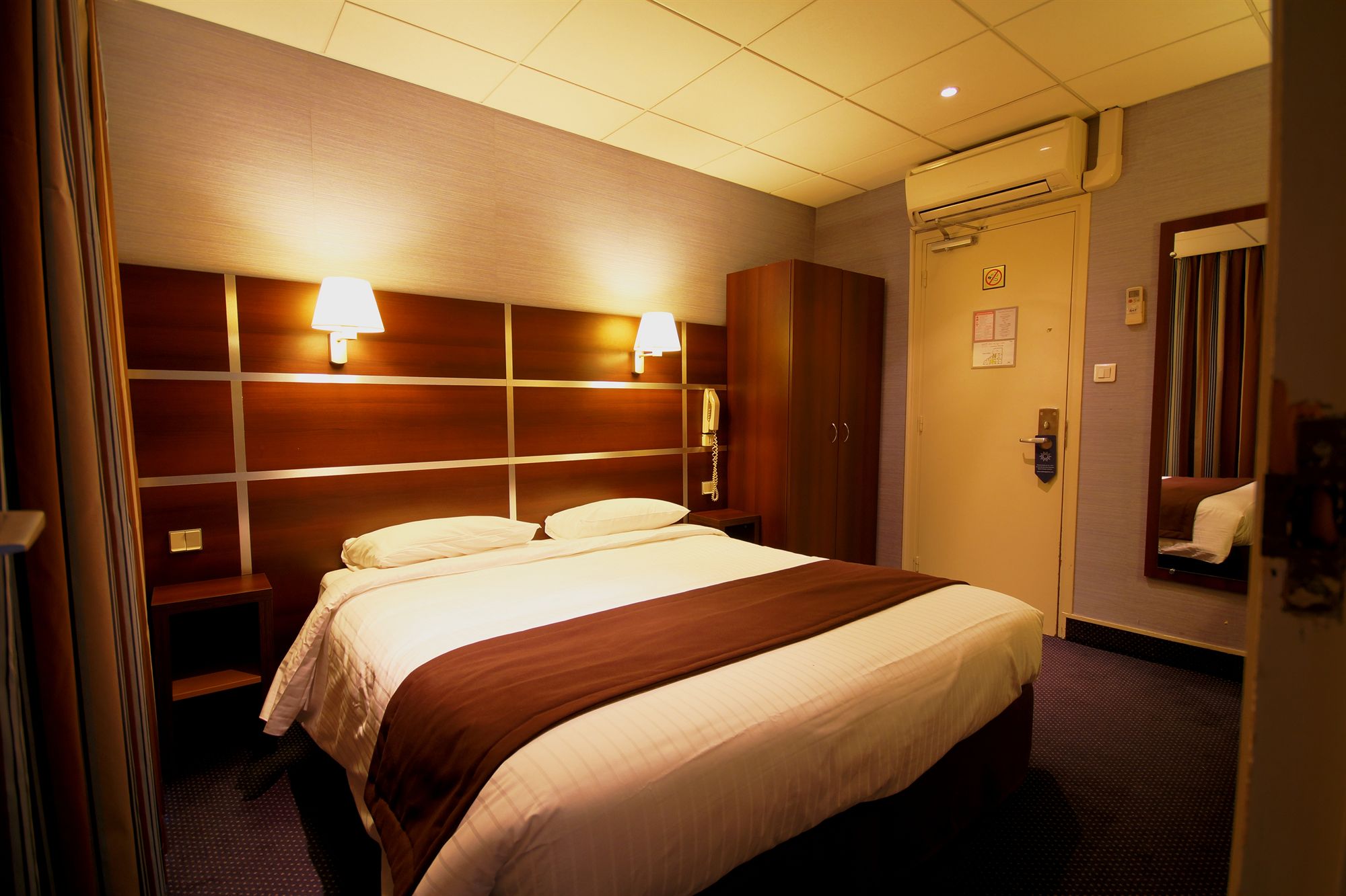 Фото Hotel Des Trois Gares