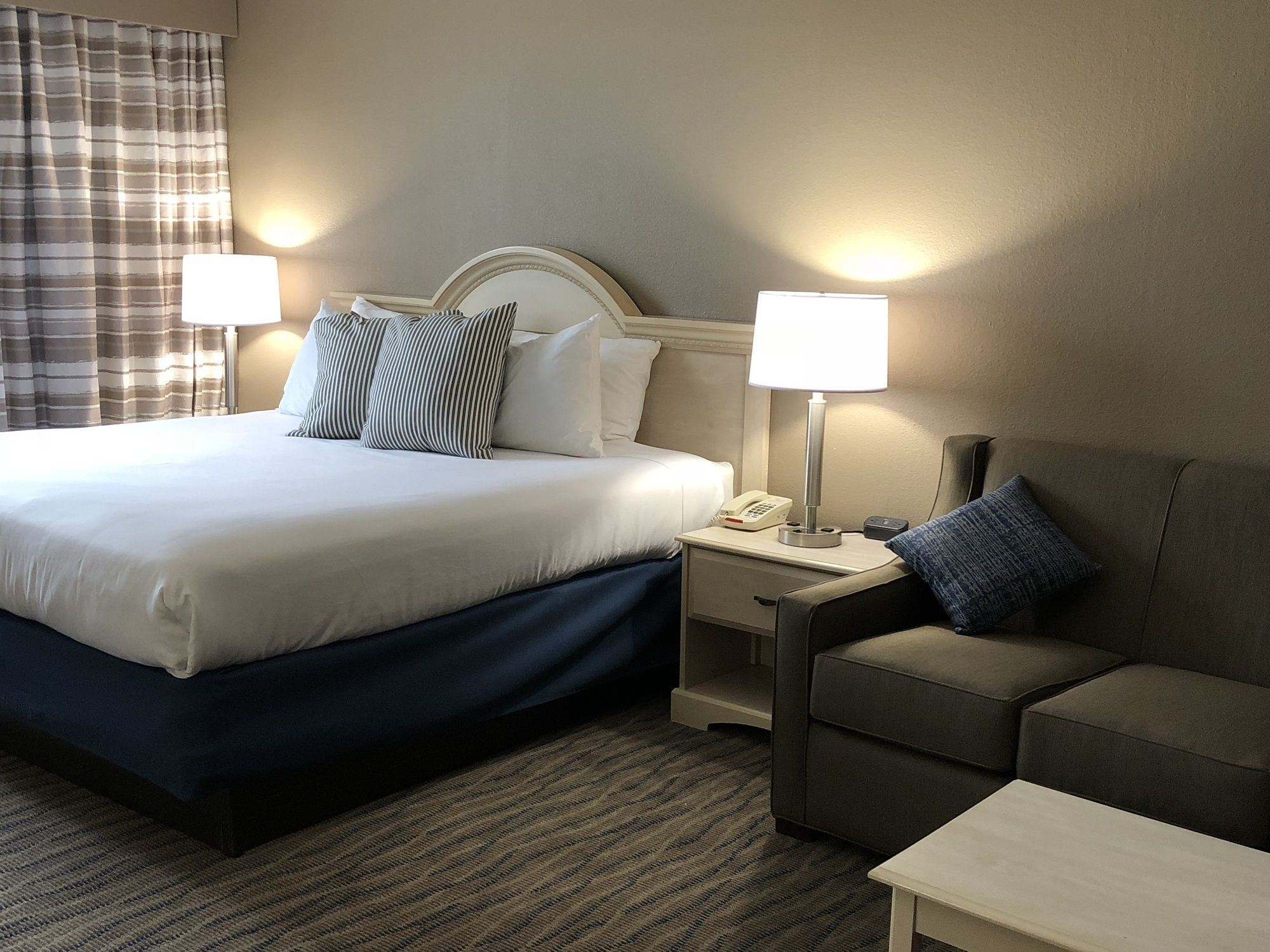 Фото Fenwick Inn