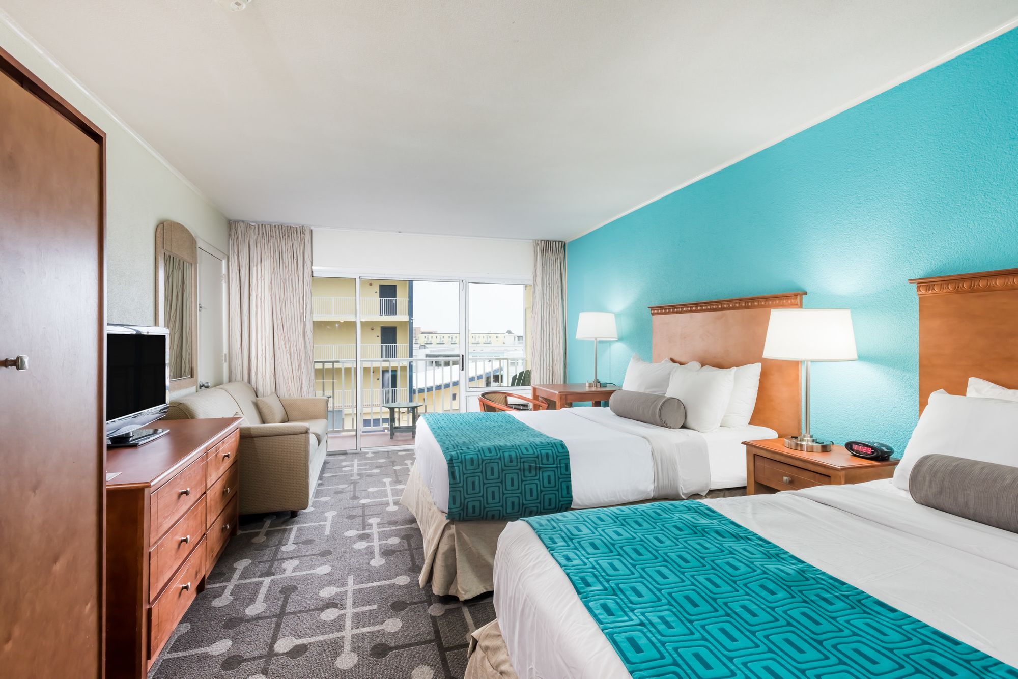 Фото Howard Johnson by Wyndham Ocean City Oceanfront