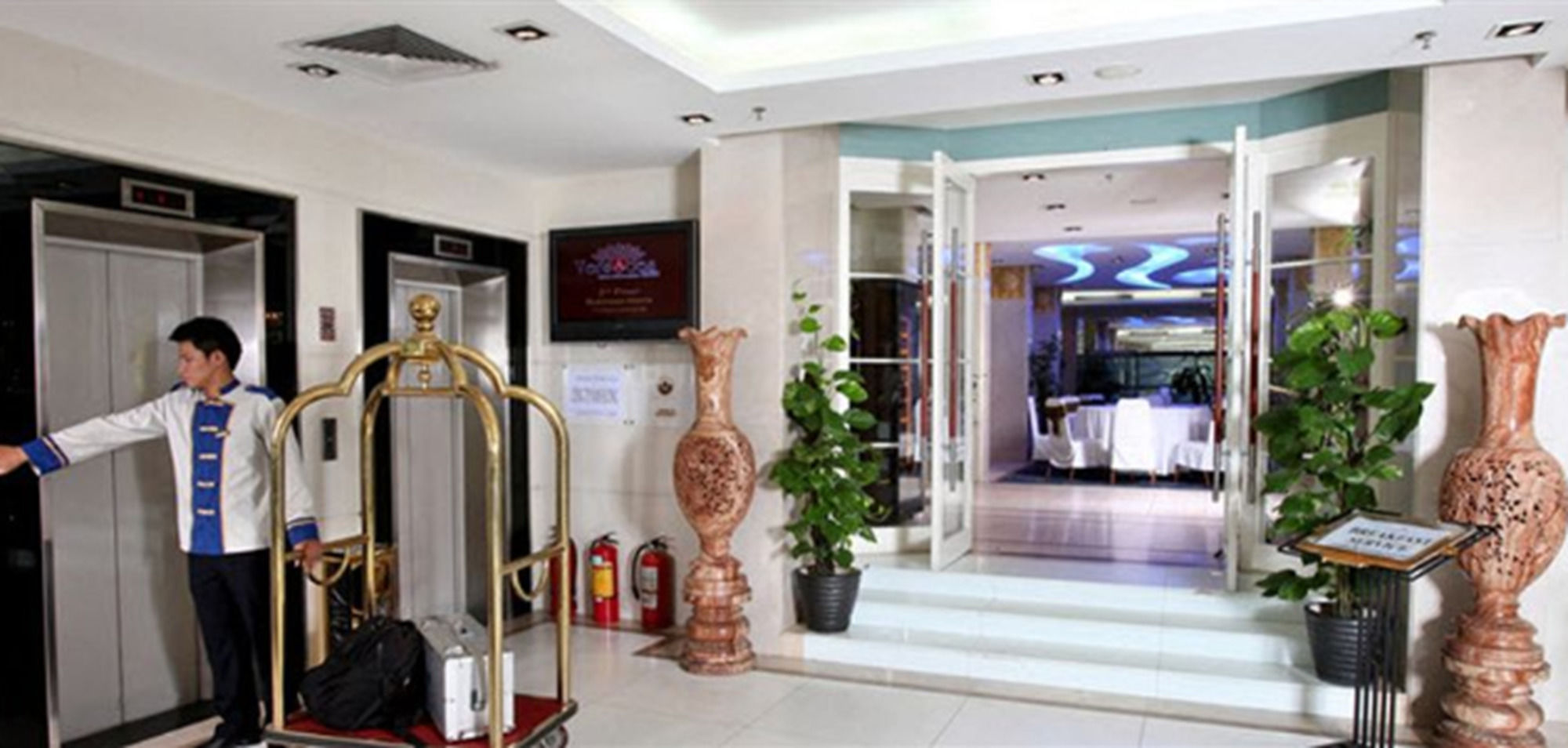 Фото Baoson International Hotel