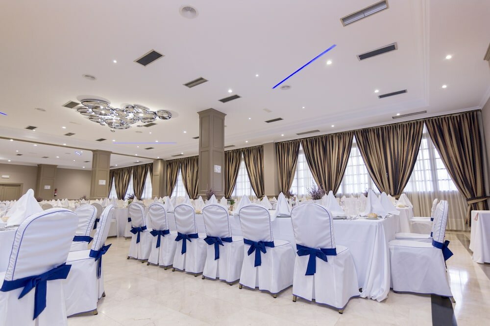 Фото Hotel Castilla Vieja