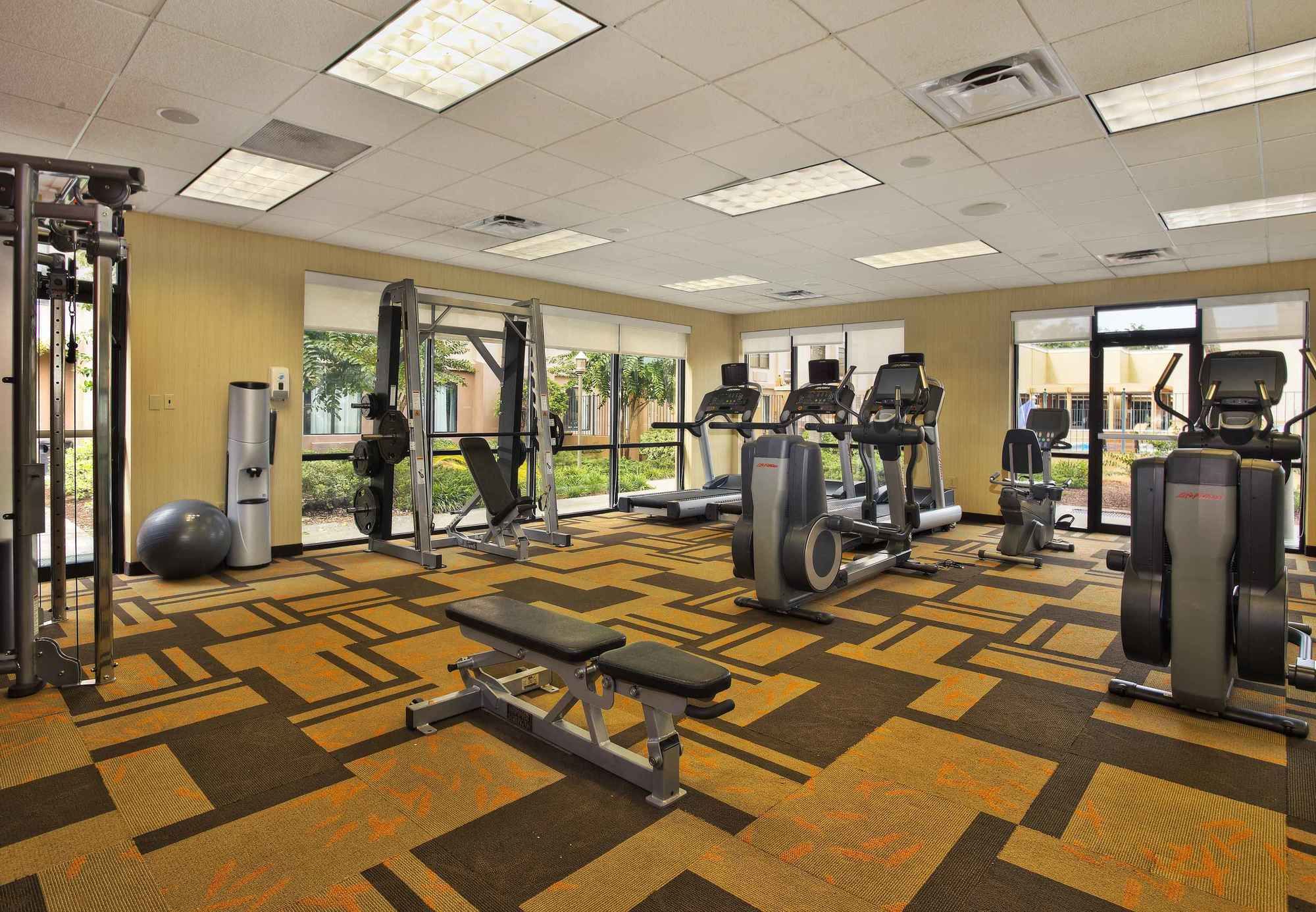 Фото Courtyard by Marriott Gulfport Beachfront