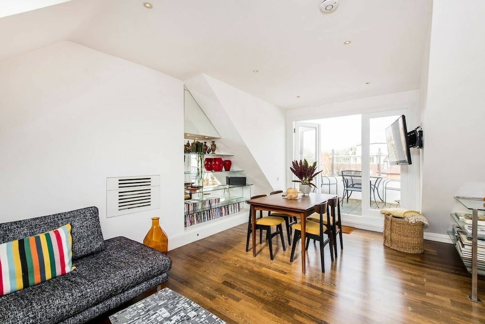 Фото Beautiful 2 Bed W Roof Terrace in Holland Park