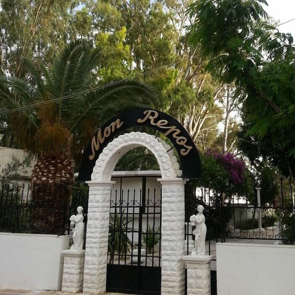 Фото отеля 2