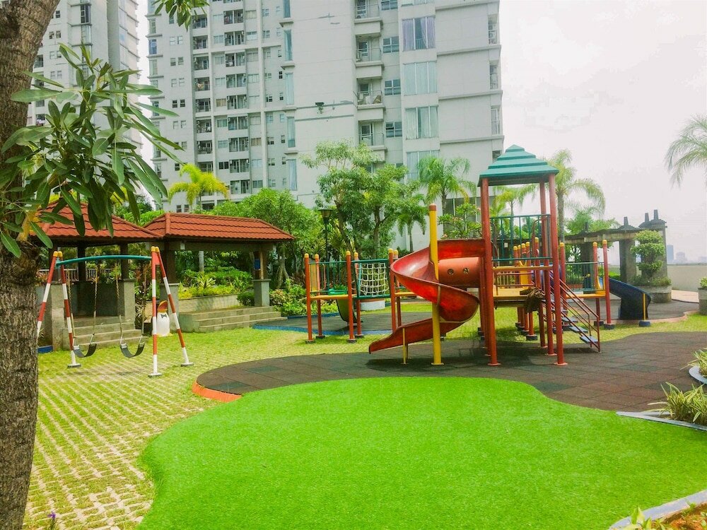 Фото Spacious And Homey 3Br At Seasons City Apartment