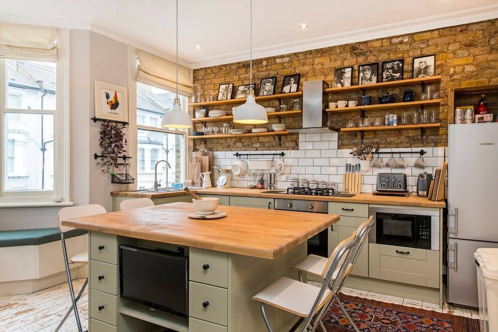 Фото Delightful 2-bed Home, Fulham