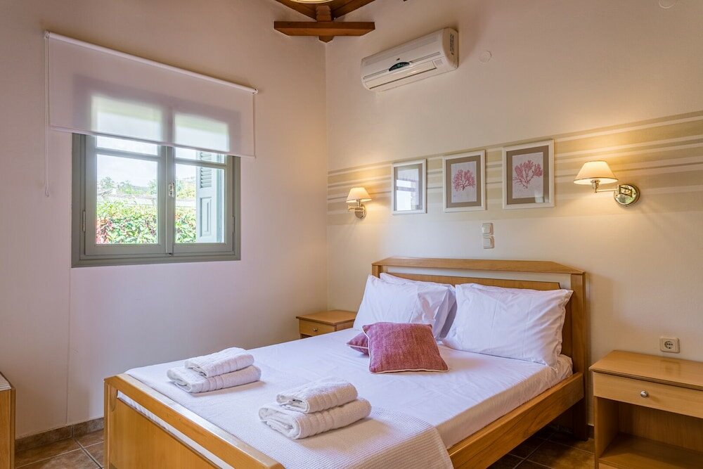 Фото Lithos Stoupa Villas