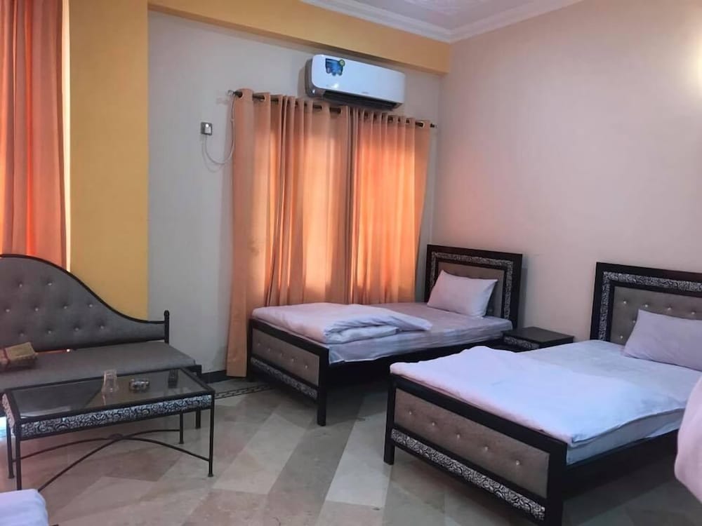 Фото Al Harmain Restaurant