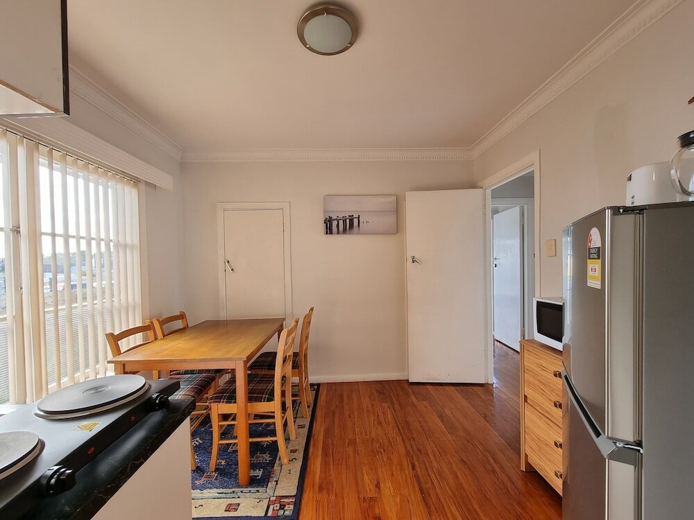 Фото Cosy Unit by Airport - Heat Pump - Wifi