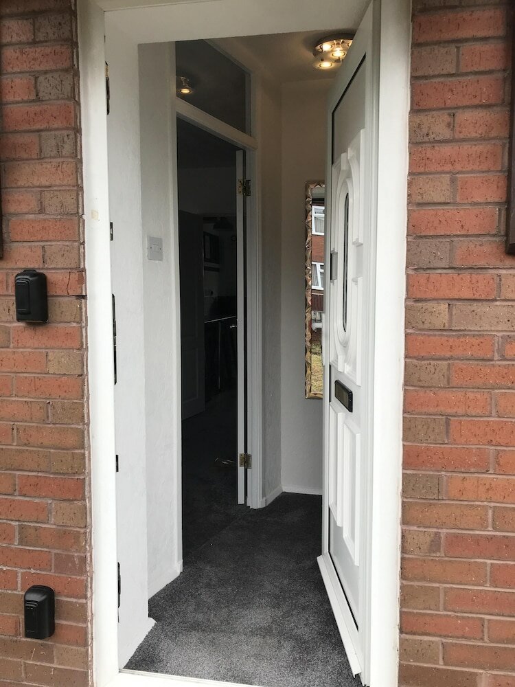 Фото Modern 3-bed House With Parking Bamber Bridge, Preston