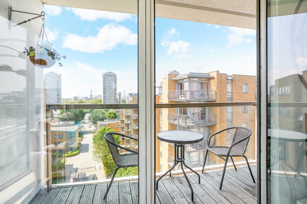 Фото Panoramic London: 3-bed City Oasis