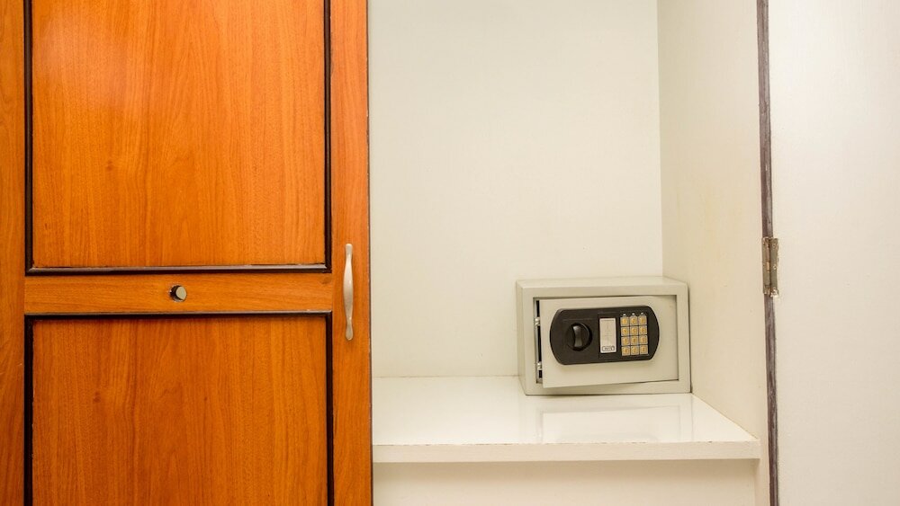 Фото D. J. House