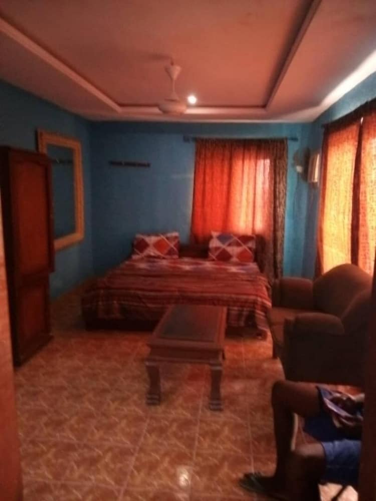 Фото Penthouse Hotel Ajegunle Apapa