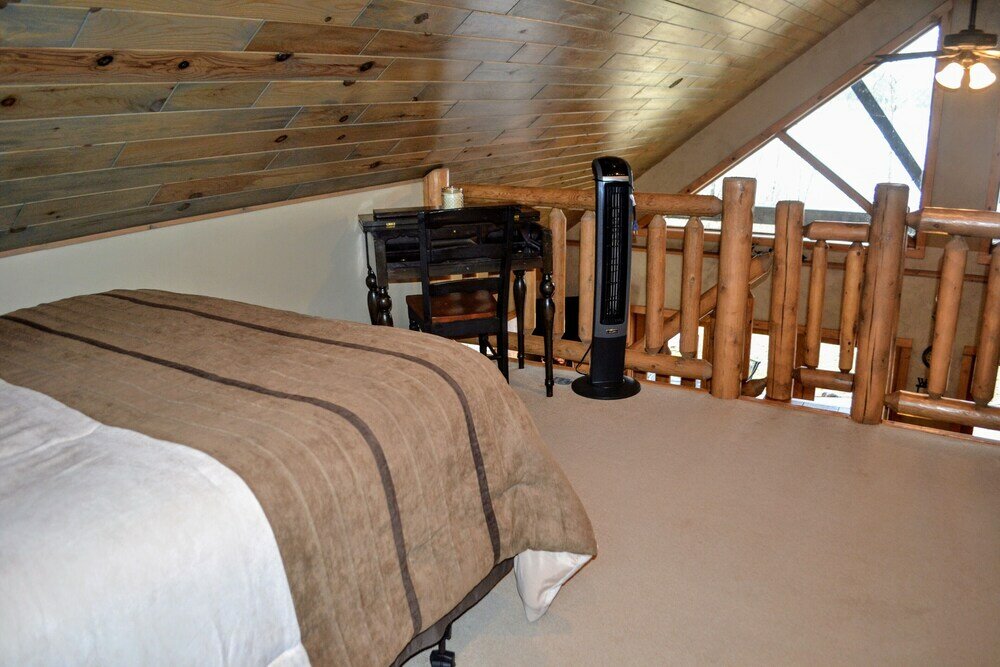 Фото Mitten Lake Hideaway