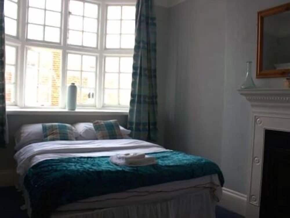 Фото The Bear Marlborough