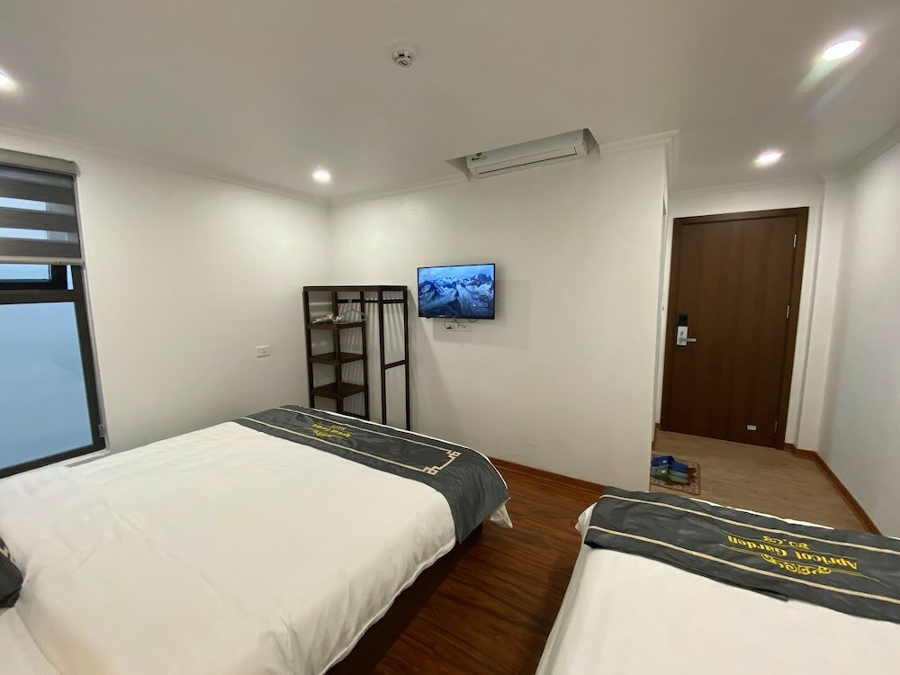 Фото Apricot Garden Hotel