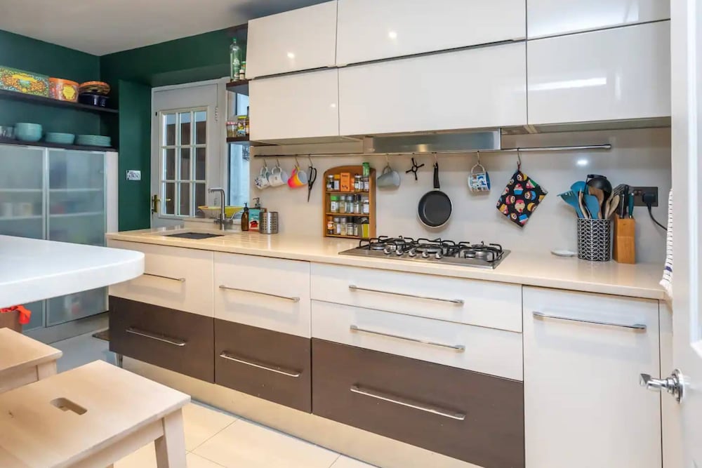 Фото Snug 2bd Flat in Ladbroke Grove