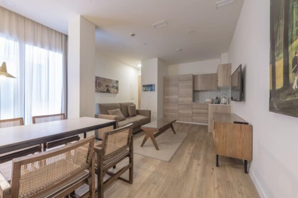 Фото Graffiti Suites El Museo