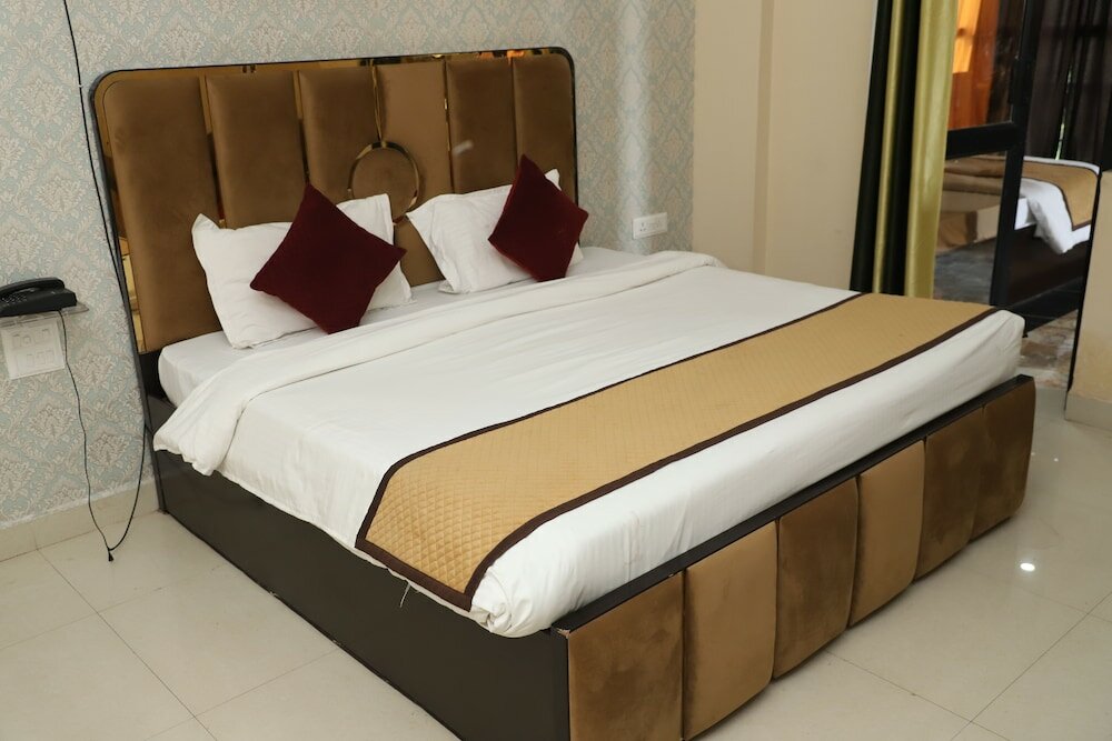 Фото Tulsi Garden - Near Prem Mandir Vrindavan