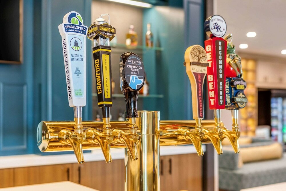 Фото Cambria Hotel Davenport Quad Cities