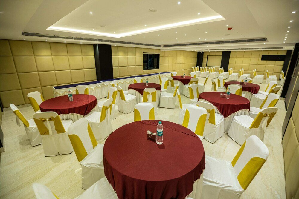 Фото Grand Seasons - The Business Hotel