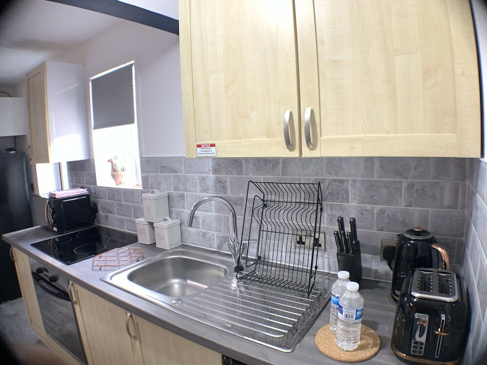 Фото Grand Central Budget Modern Apartments