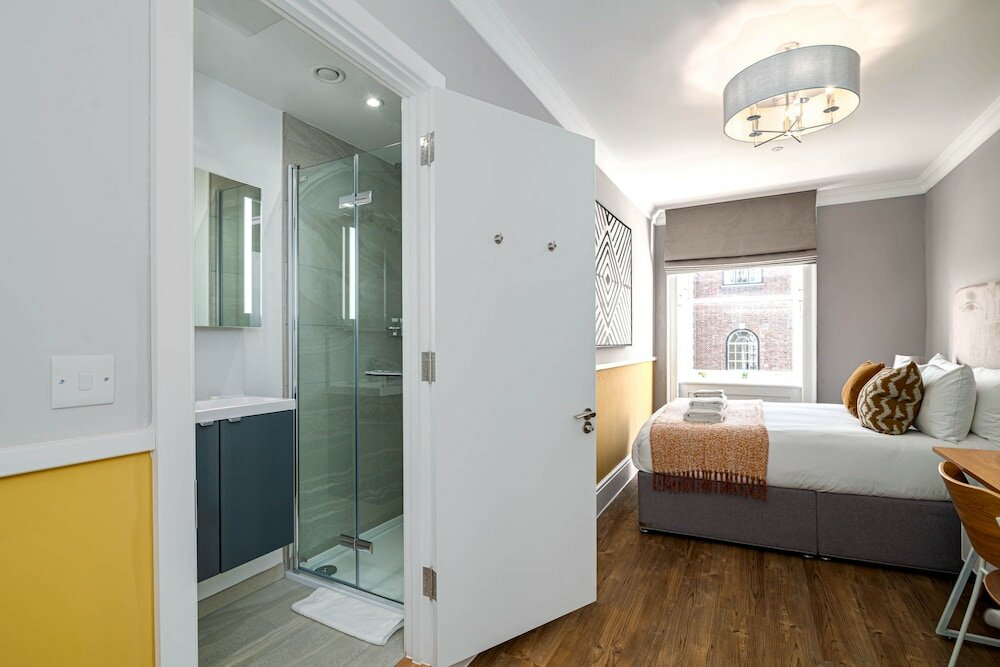 Фото 37 Doughty Street