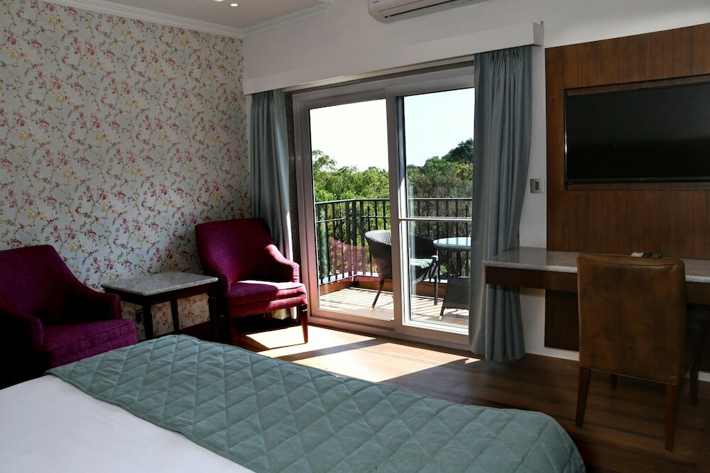 Фото Mastiff Villa Camellia - A Tea Estate Hotel