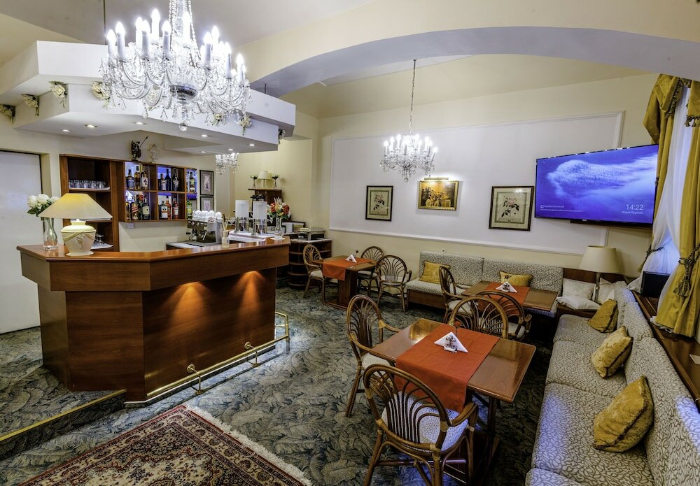 Фото Fleur De Lis Hotel