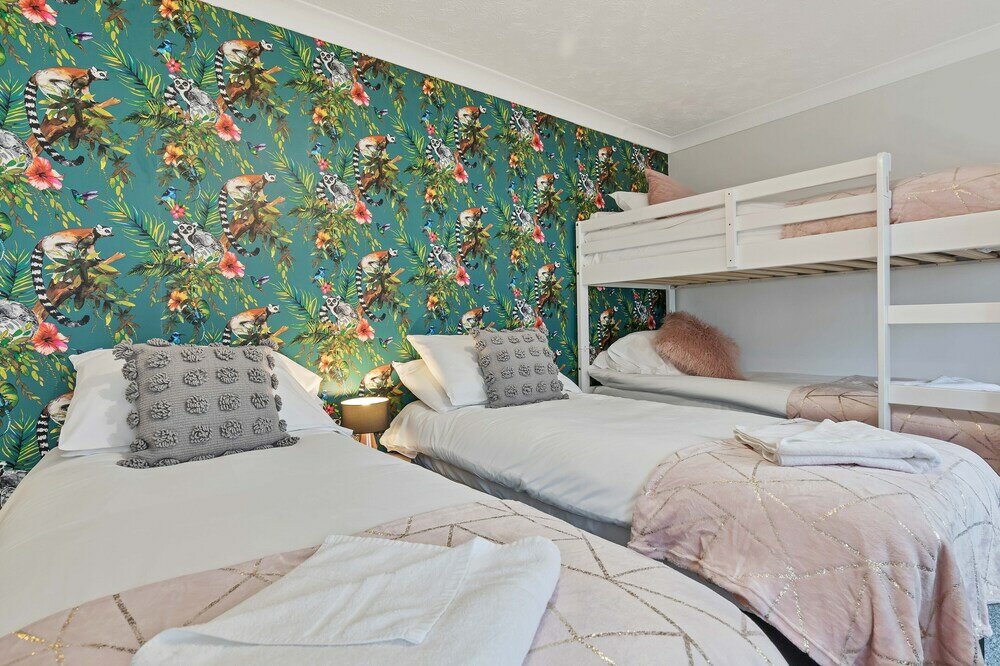 Фото Seabright Townhouse by My Getaways Parking for one car