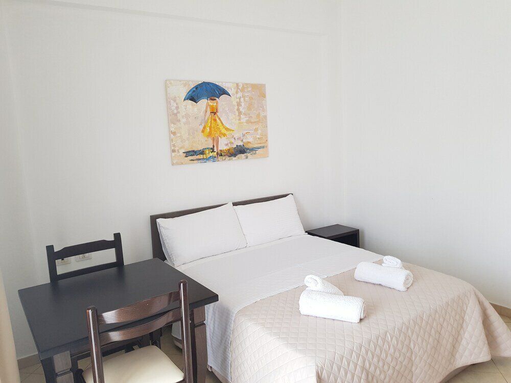 Фото Atlantis Hotel & Apartments