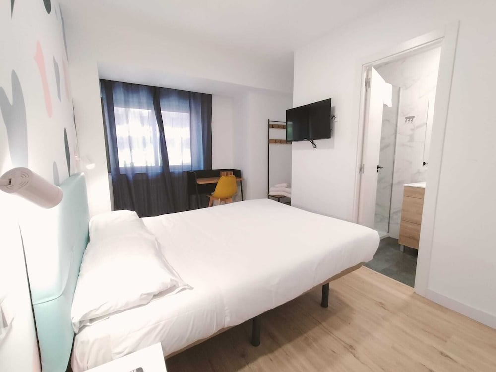 Фото Hostal Carmen by gaiarooms