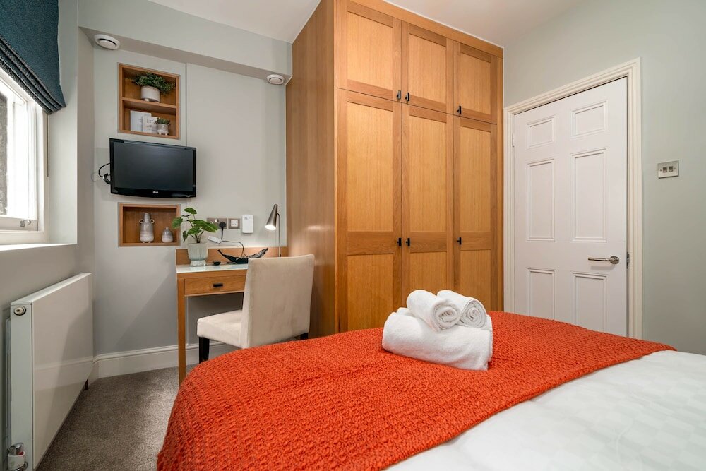 Фото 5 Doughty Street