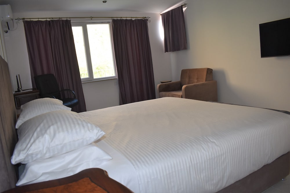 Фото Areni Lodge