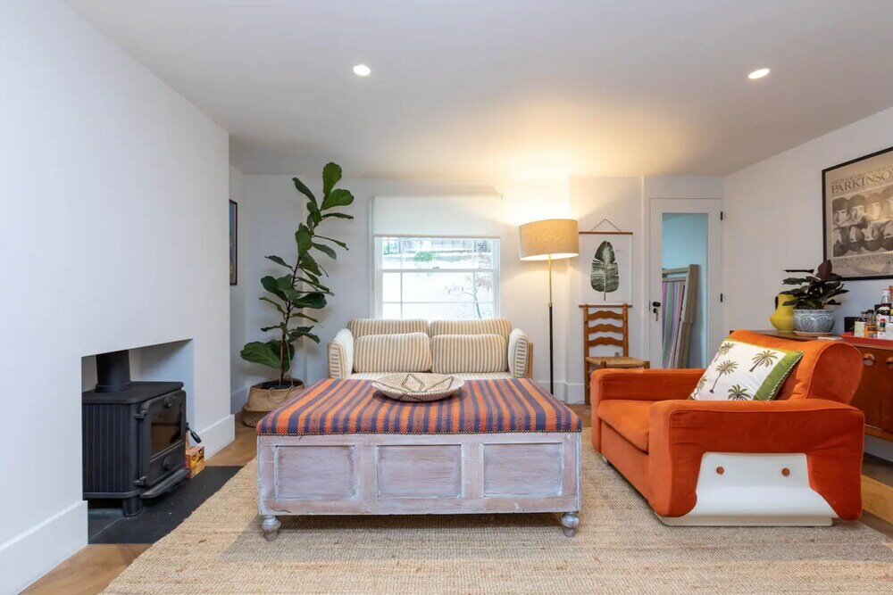 Фото Beautiful 2 Bedroom Townhouse With Garden in Kentish Town