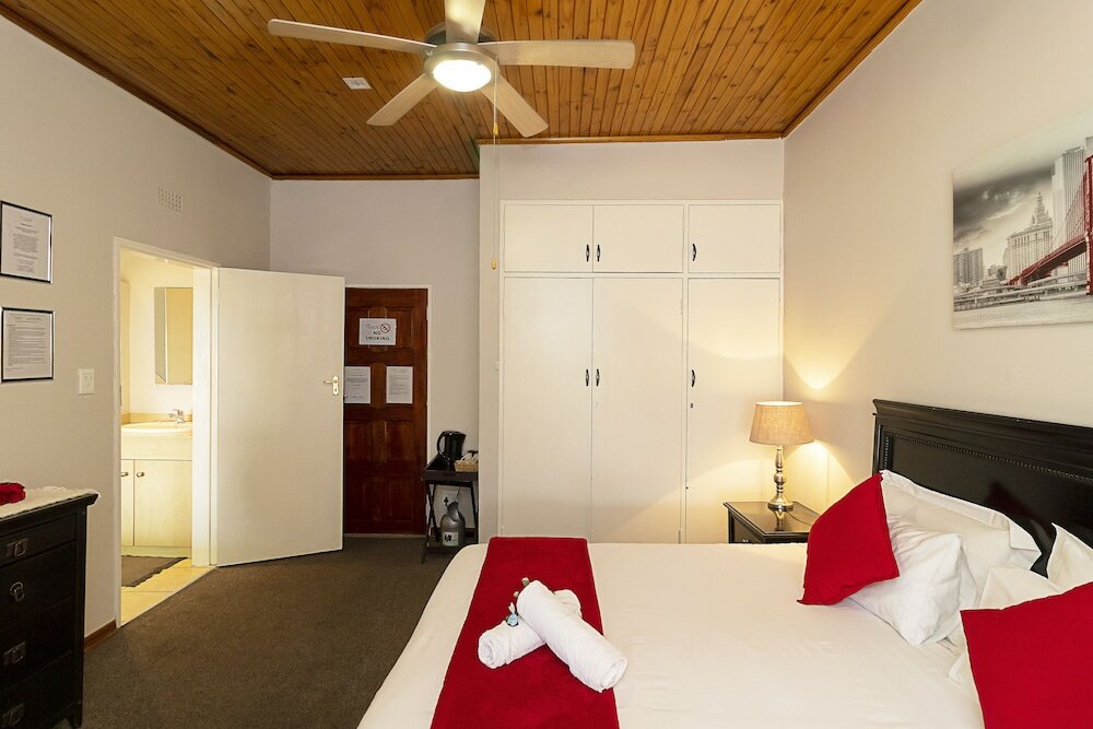 Фото The Lakehouse Guest House