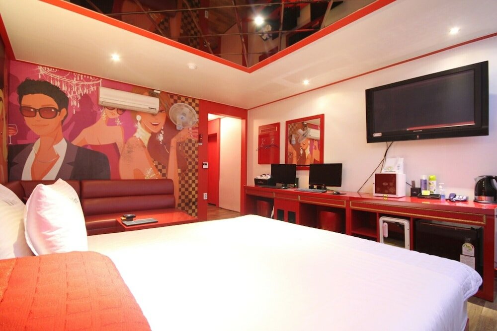 Фото Busan Myeongji W